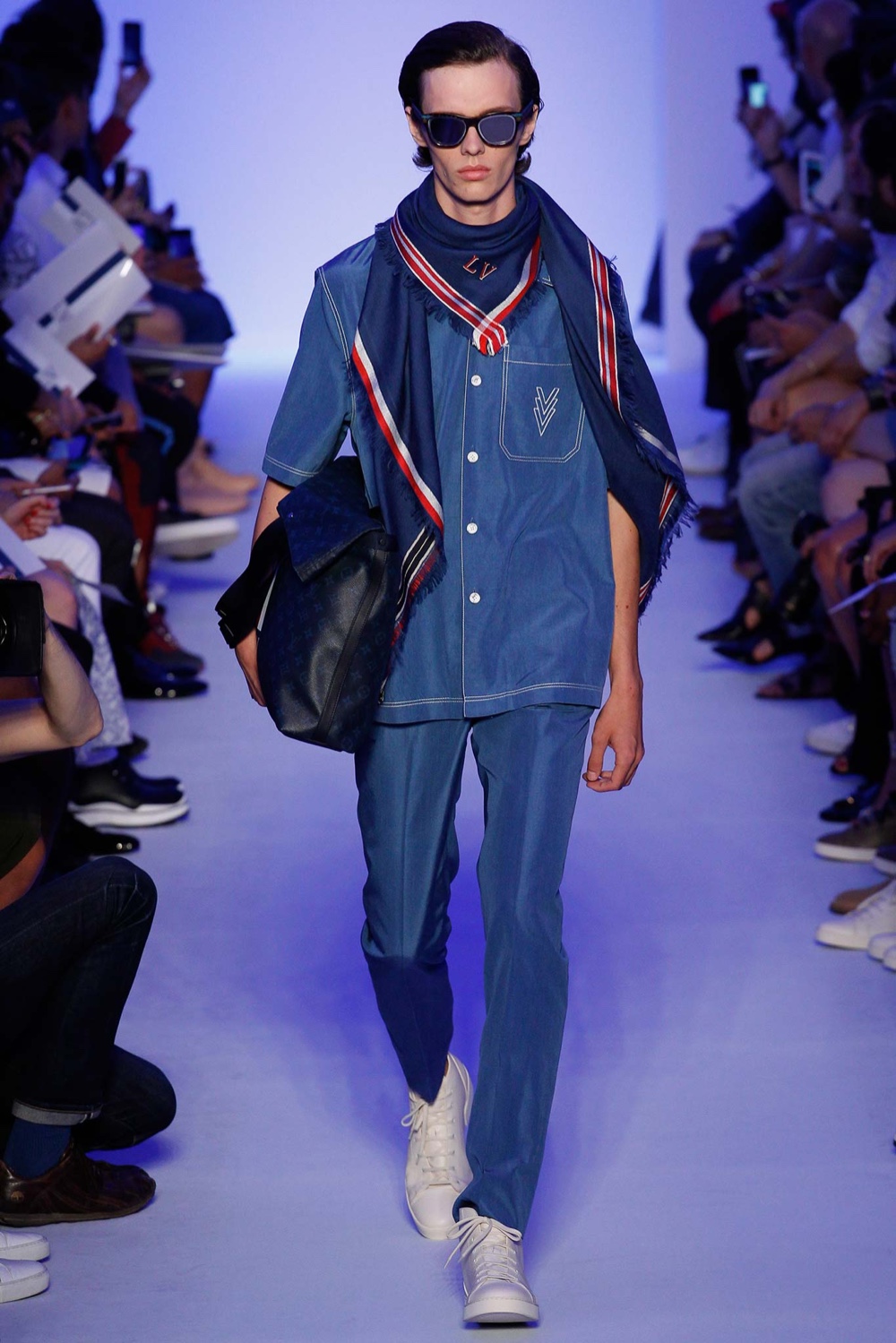 Louis Vuitton Spring 2016 Ready-to-Wear Fashion Show