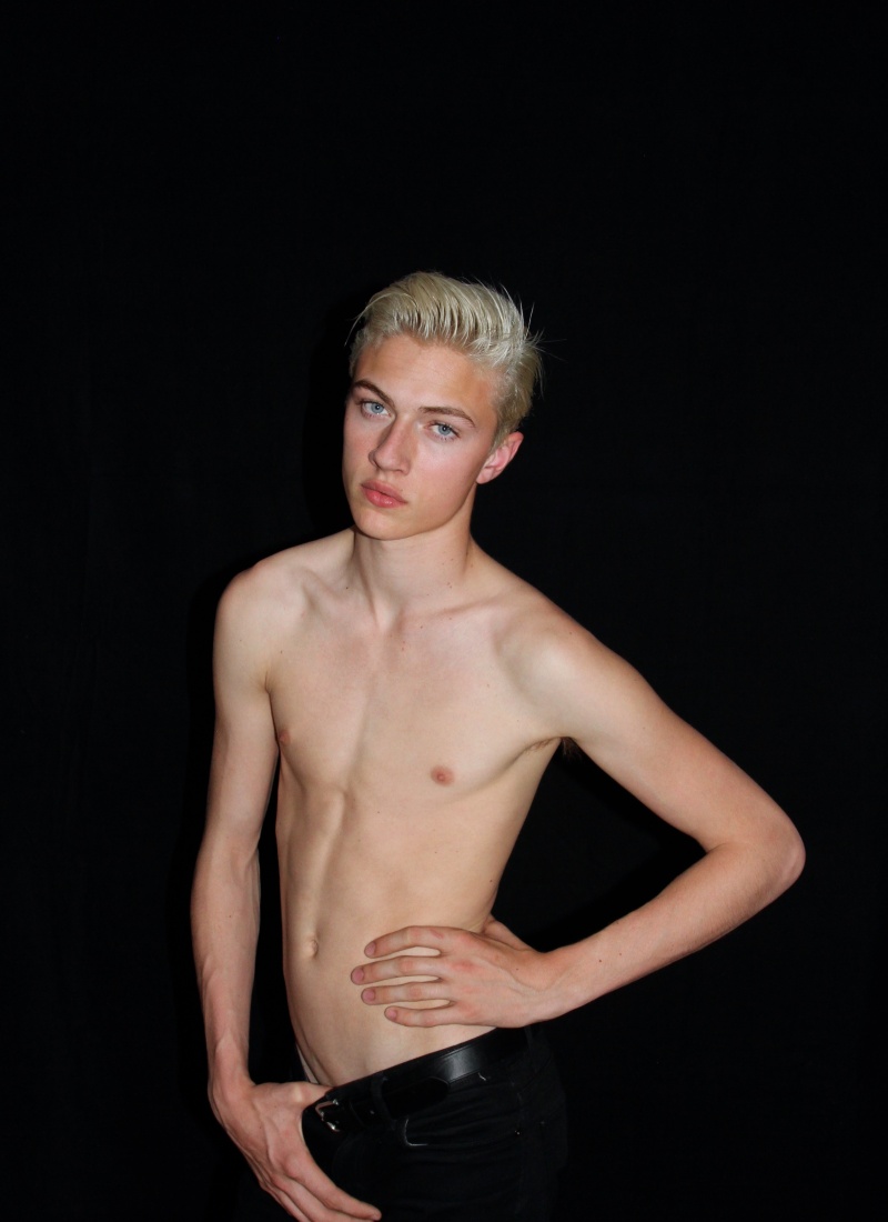 Lucky Blue Smith poses for a shirtless digital update.