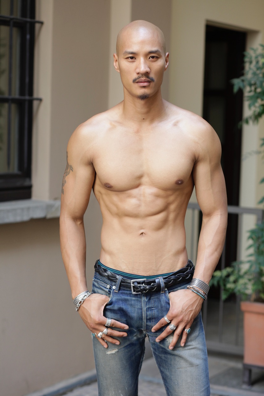 Paolo Roldan Poses for Digital Update