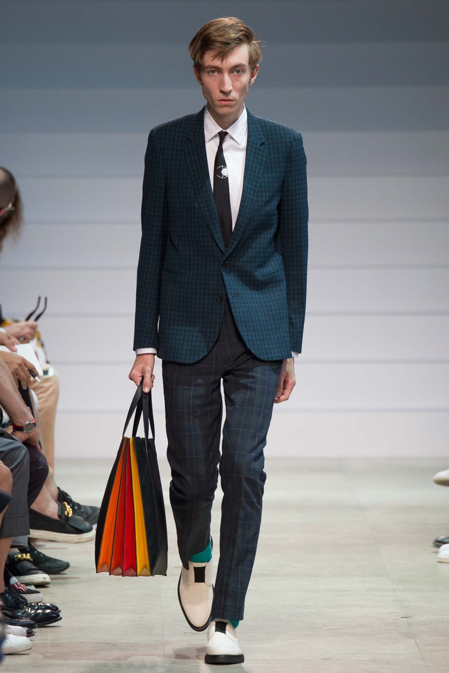 » Paul Smith Spring/Summer 2016 Menswear Collection | Paris Fashion Week Paul Smith Spring Summer 2016 Menswear Collection Paris Fashion Week 001