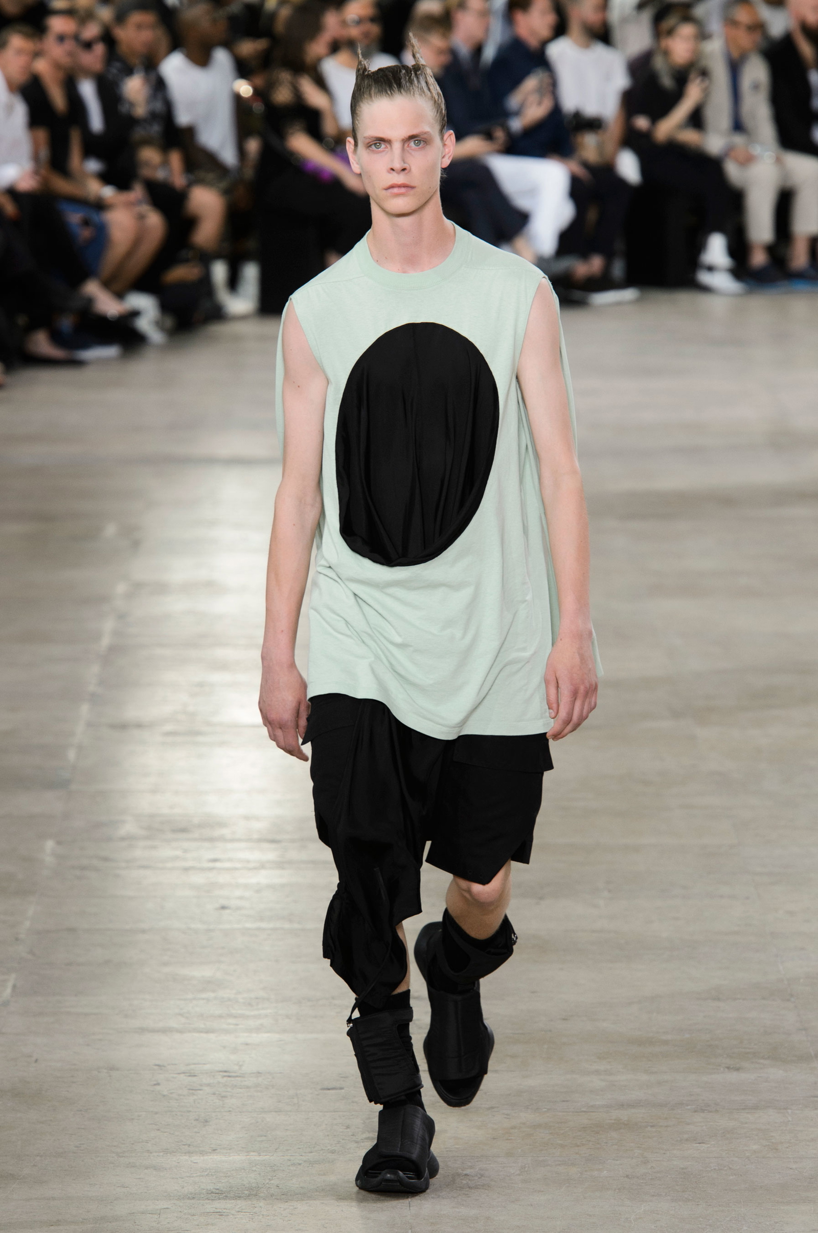 Rick Owens Spring/Summer 2016 Menswear Collection | Paris Fashion Week ...