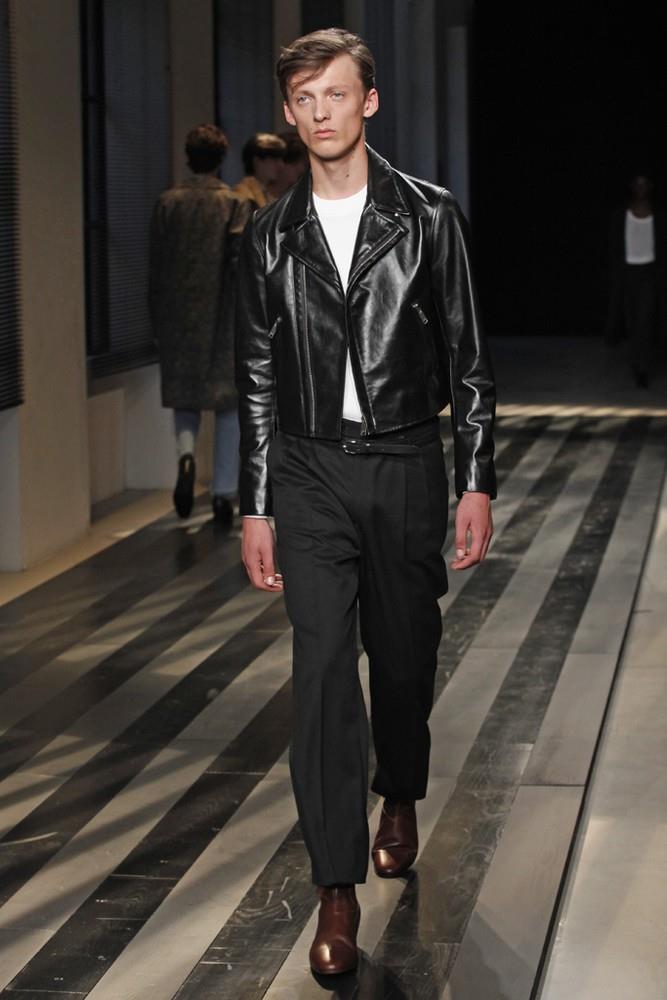 Sandro Does Chic Casual for Spring/Summer 2016 Menswear Collection ...