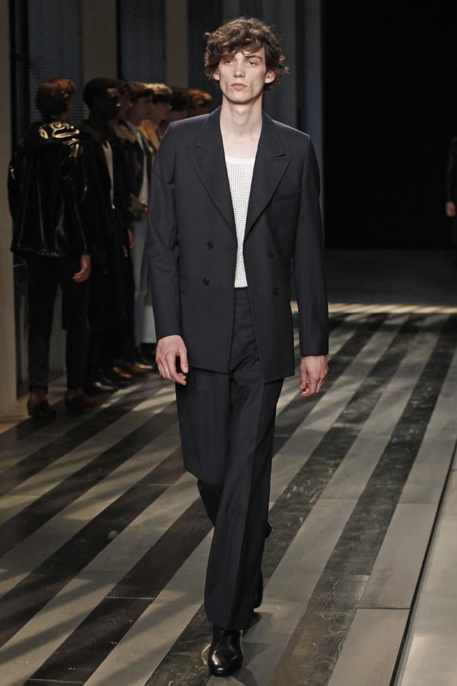 Sandro Does Chic Casual for Spring/Summer 2016 Menswear Collection ...