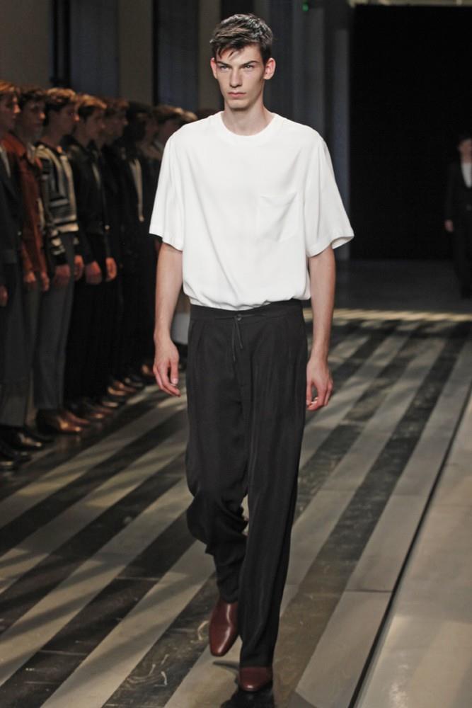 Sandro Does Chic Casual for Spring/Summer 2016 Menswear Collection