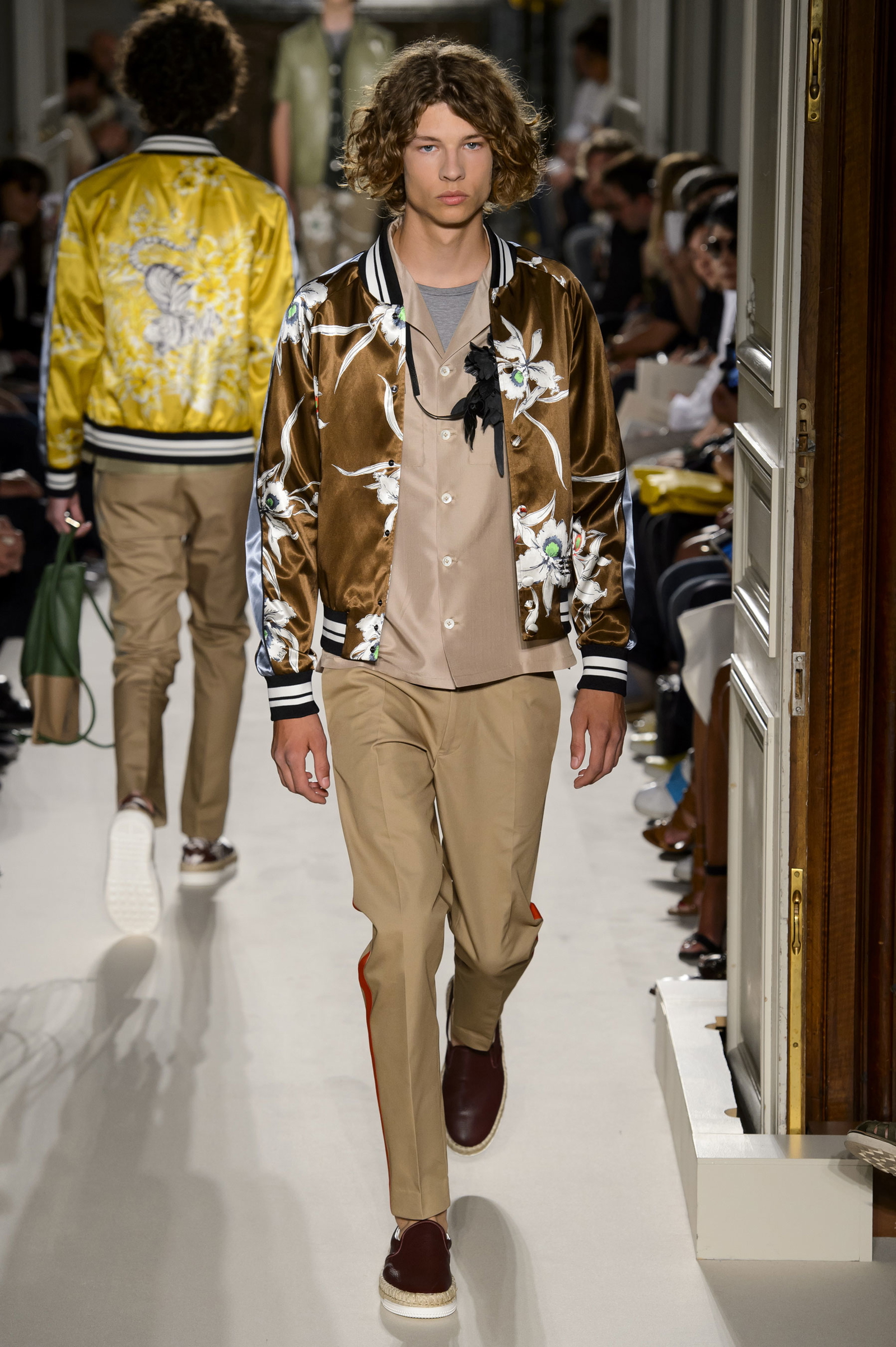 Valentino-Spring-Summer-2016-Menswear-Collection-Paris-Fashion-Week-005