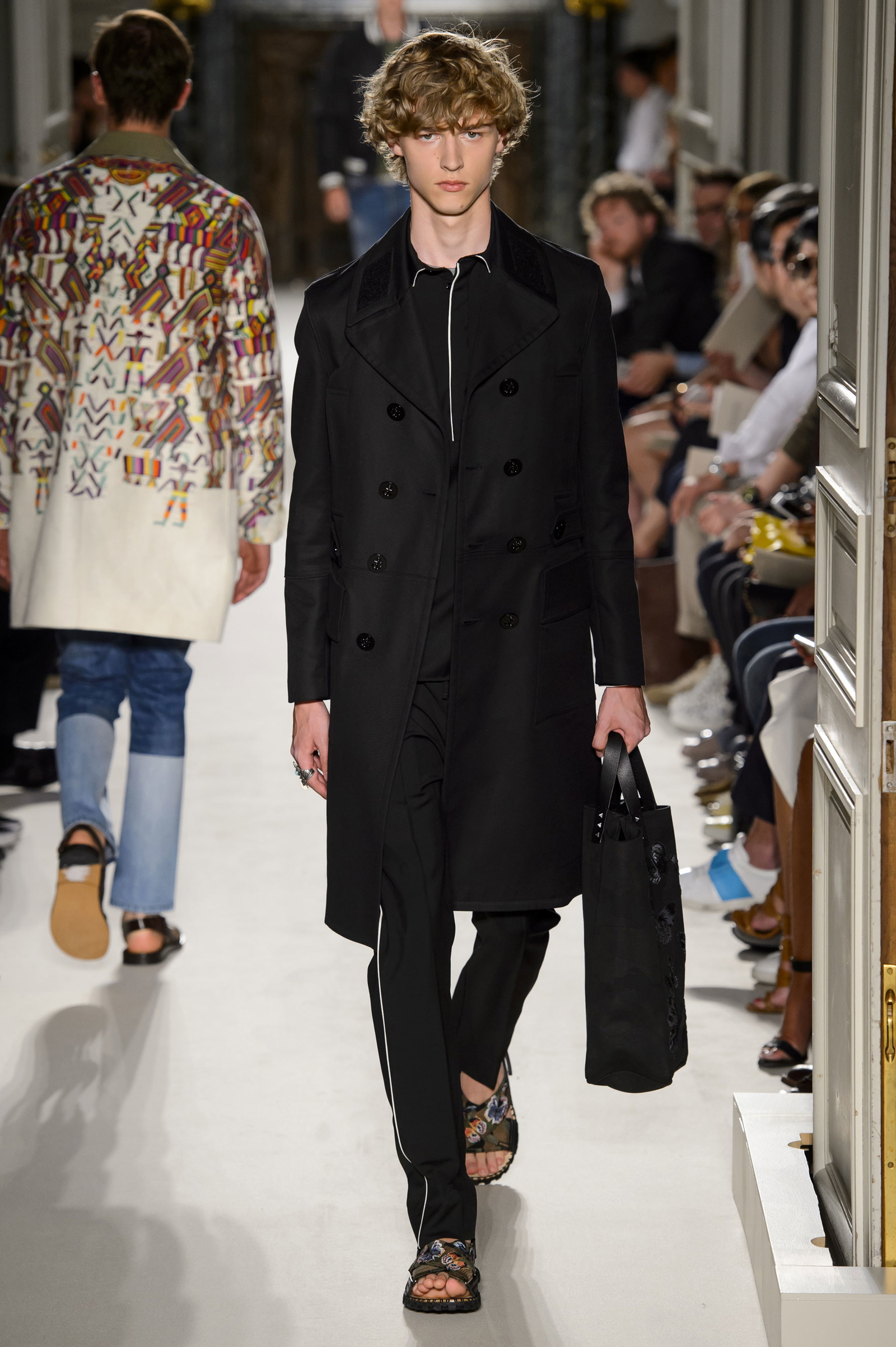 Valentino Spring/Summer 2016 Menswear Collection | Paris Fashion Week ...