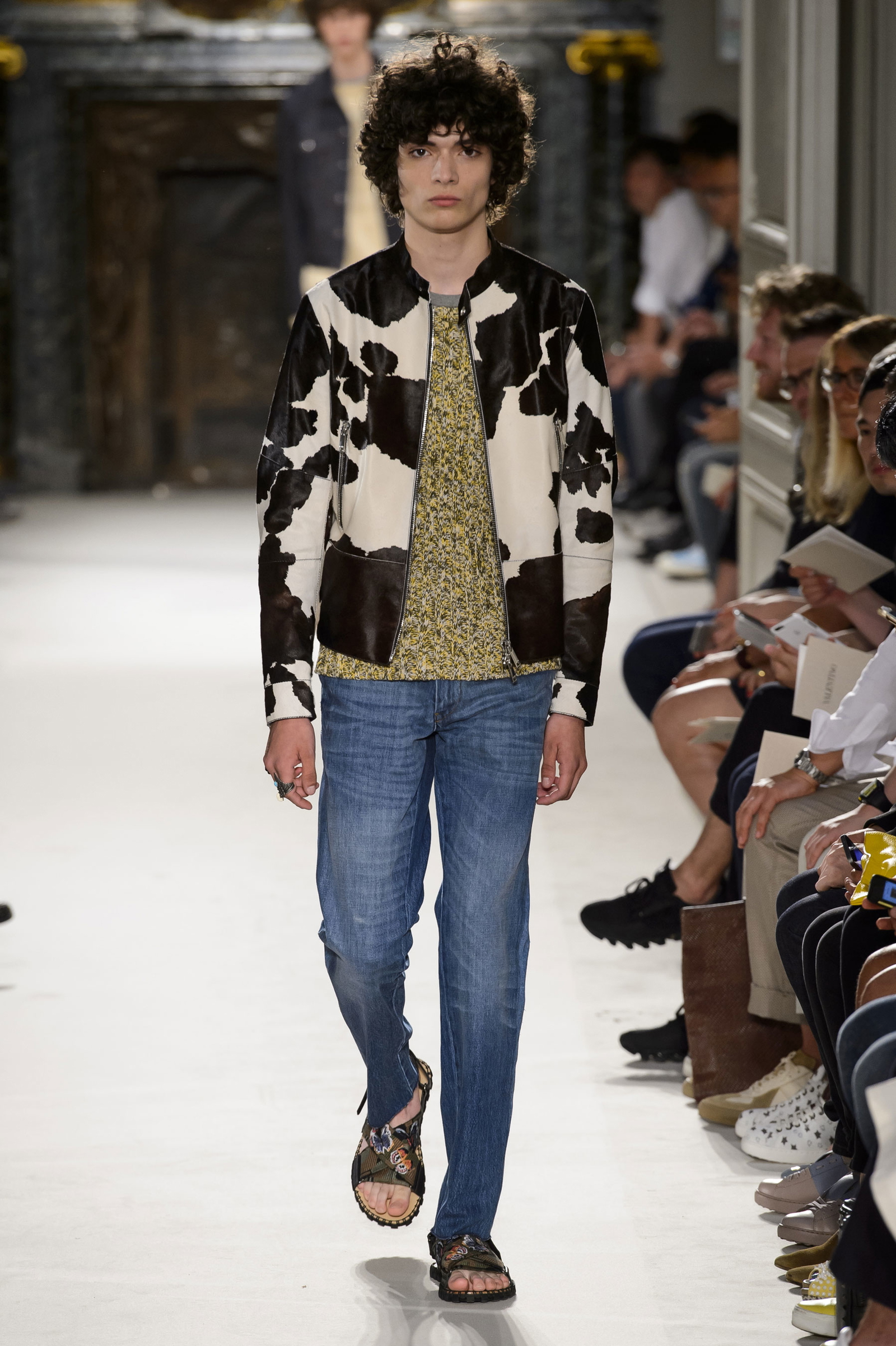 Valentino Spring/Summer 2016 Menswear Collection | Paris Fashion Week ...