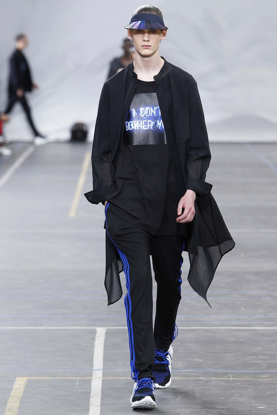 » Y-3 Spring/Summer 2016 Menswear Collection | Paris Fashion Week Y 3 Spring Summer 2016 Menswear Collection Paris Fashion Week 003