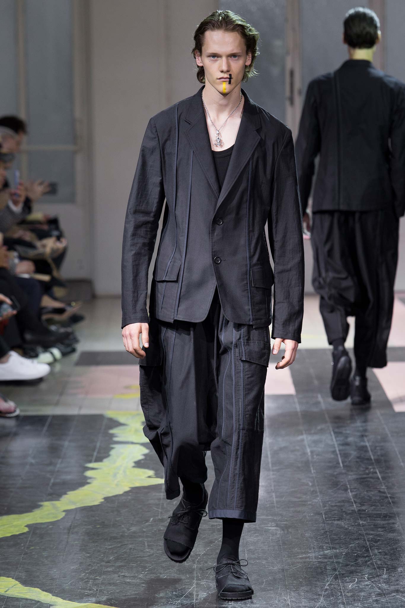 Yohji Yamamoto Spring/Summer 2016 Menswear Collection | Paris Fashion ...