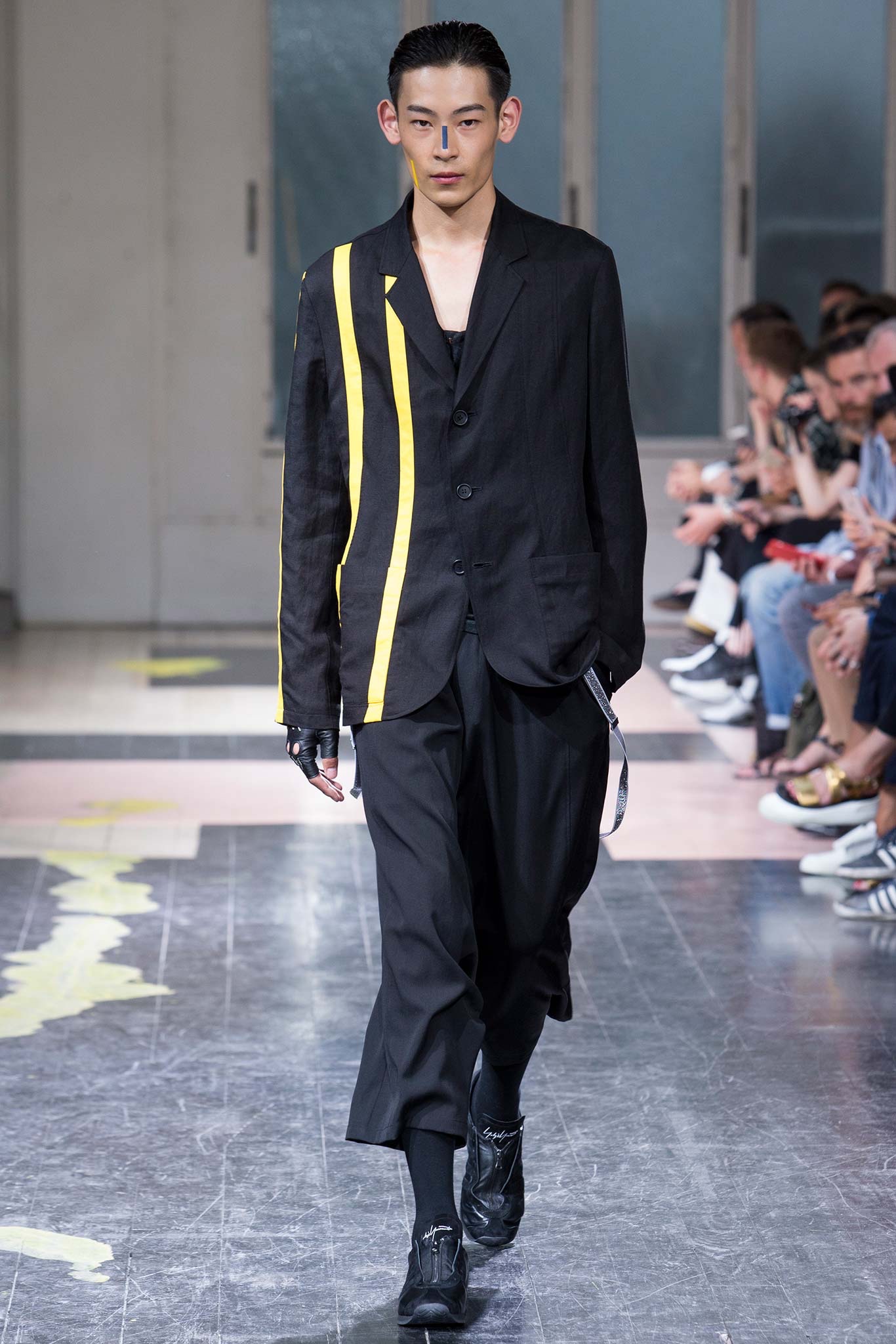 Yohji Yamamoto Spring Summer 2016 Menswear Collection Paris Fashion Week 026