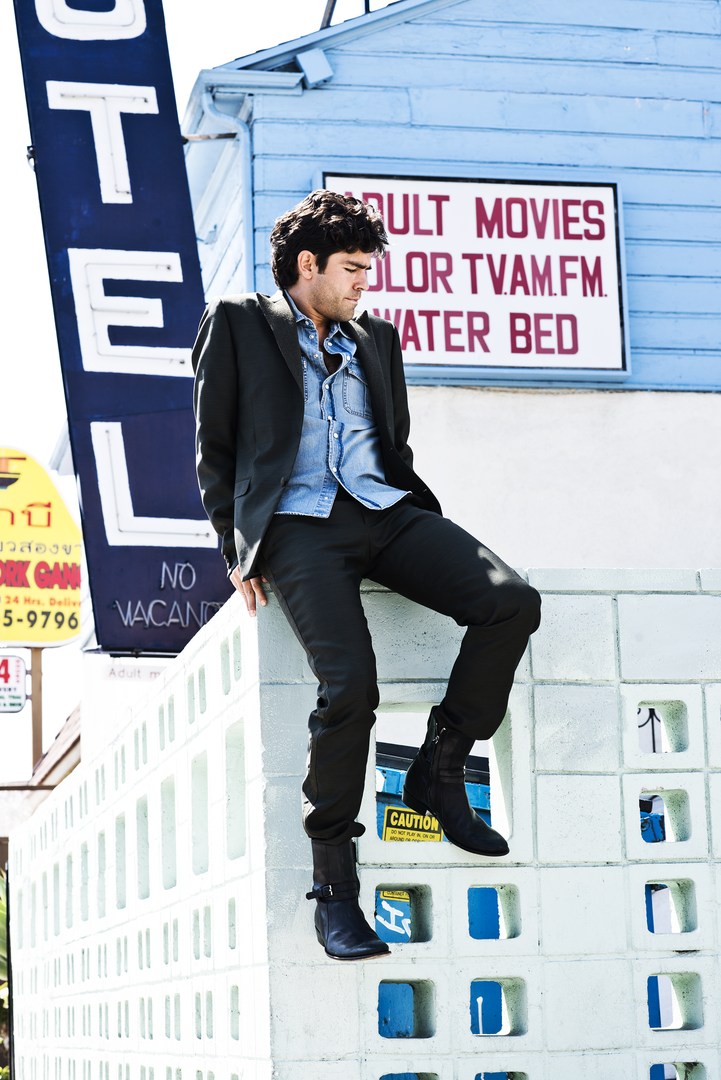 Adrian Grenier Essential Homme June July 2015 Photo Shoot 001