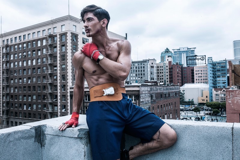 Stefano wears shorts Francisco Van Benthum, belt D'Clic, watch Flüd, bracelet and rings Han Cholo.