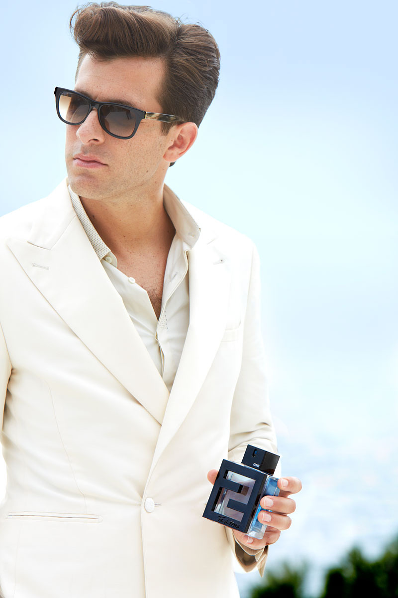 Photographed in a white suit, Mark Ronson is featured in a promo image for Fan di Fendi Acqua.