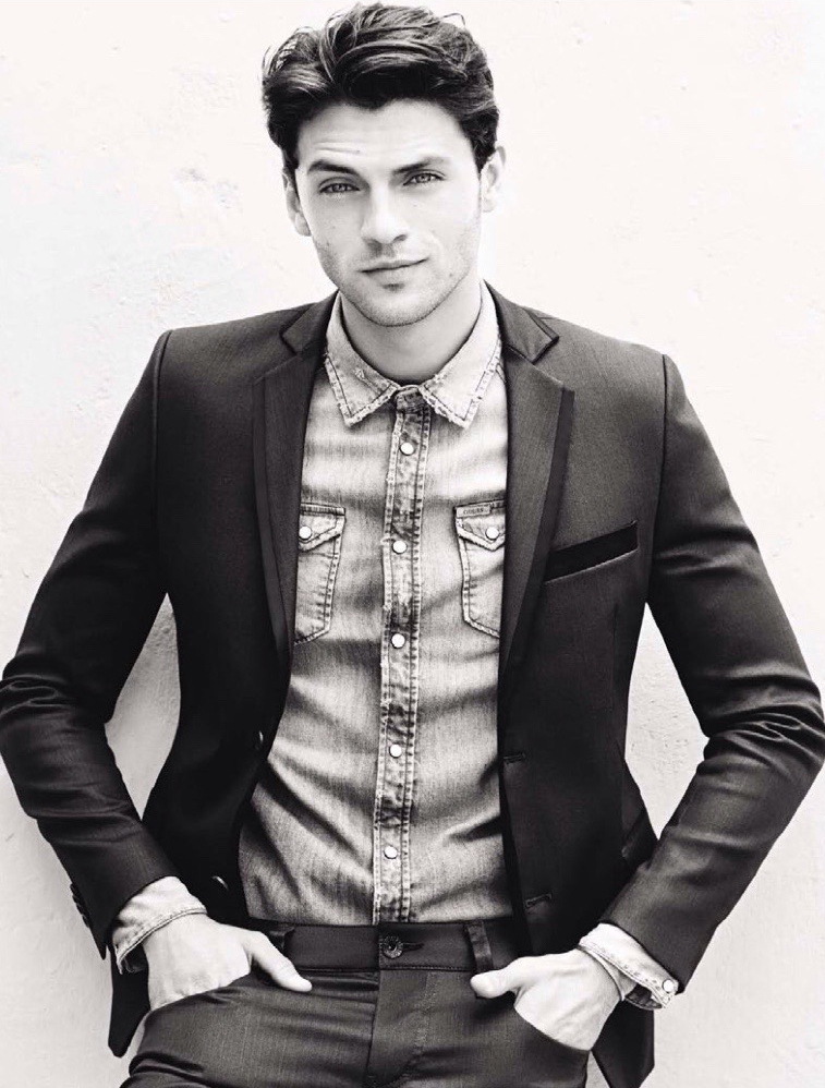 » Guess Fall/Winter 2015 Campaign Stars Silviu Tolu + Matt Trethe GUESS 2015 Fall Winter Campaign 002