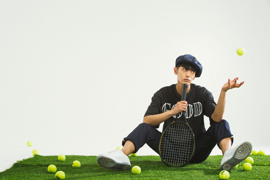 Kim Yong-Ha Plays Tennis for Romantic Crown Shoot