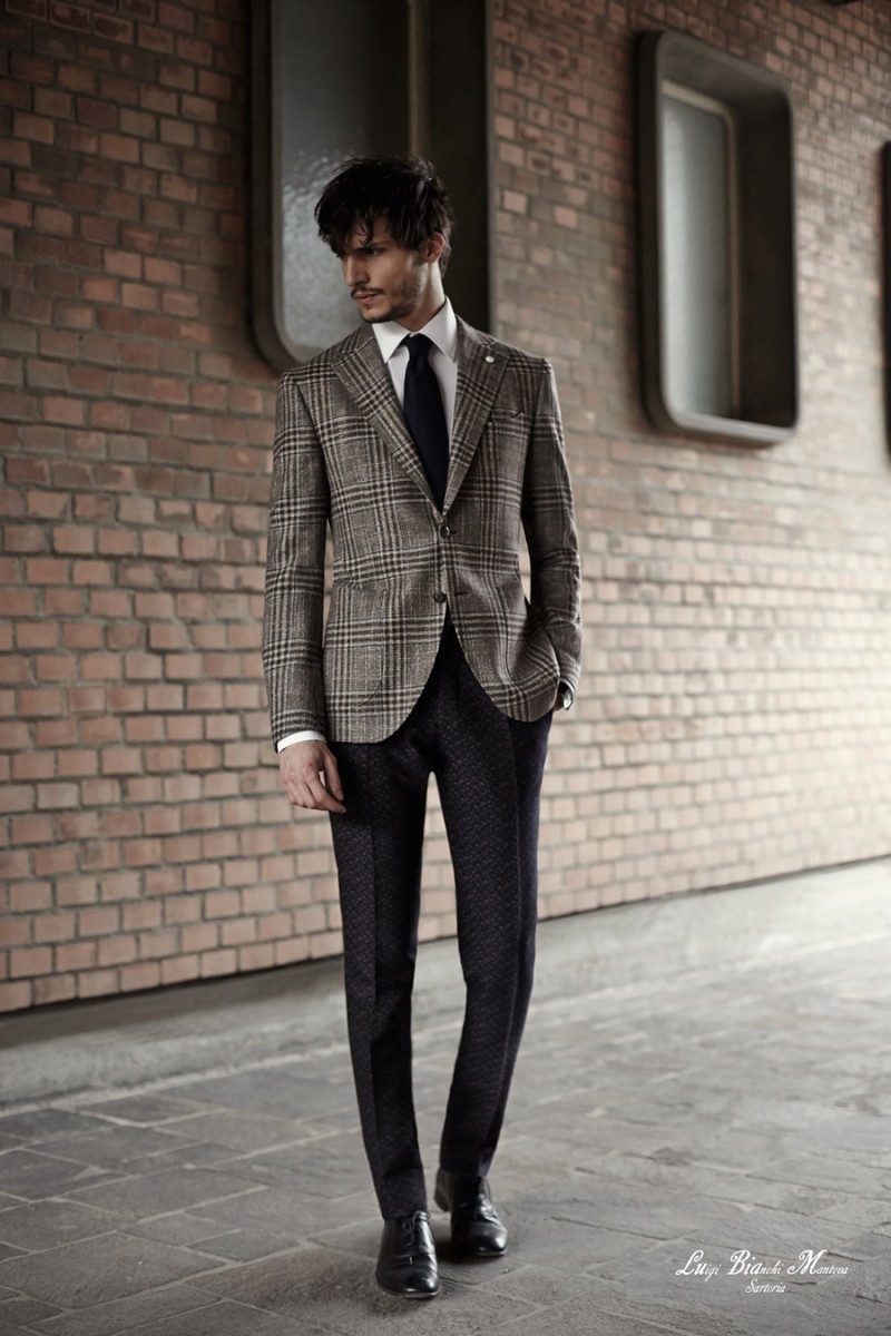 Клетчатые брюки пиджак. Клетчатые брюки пиджак. Пиджак со штанами в клеточку мужской. Мужские брюки в клетку с пиджаком. Клетчатый костюм мужской.