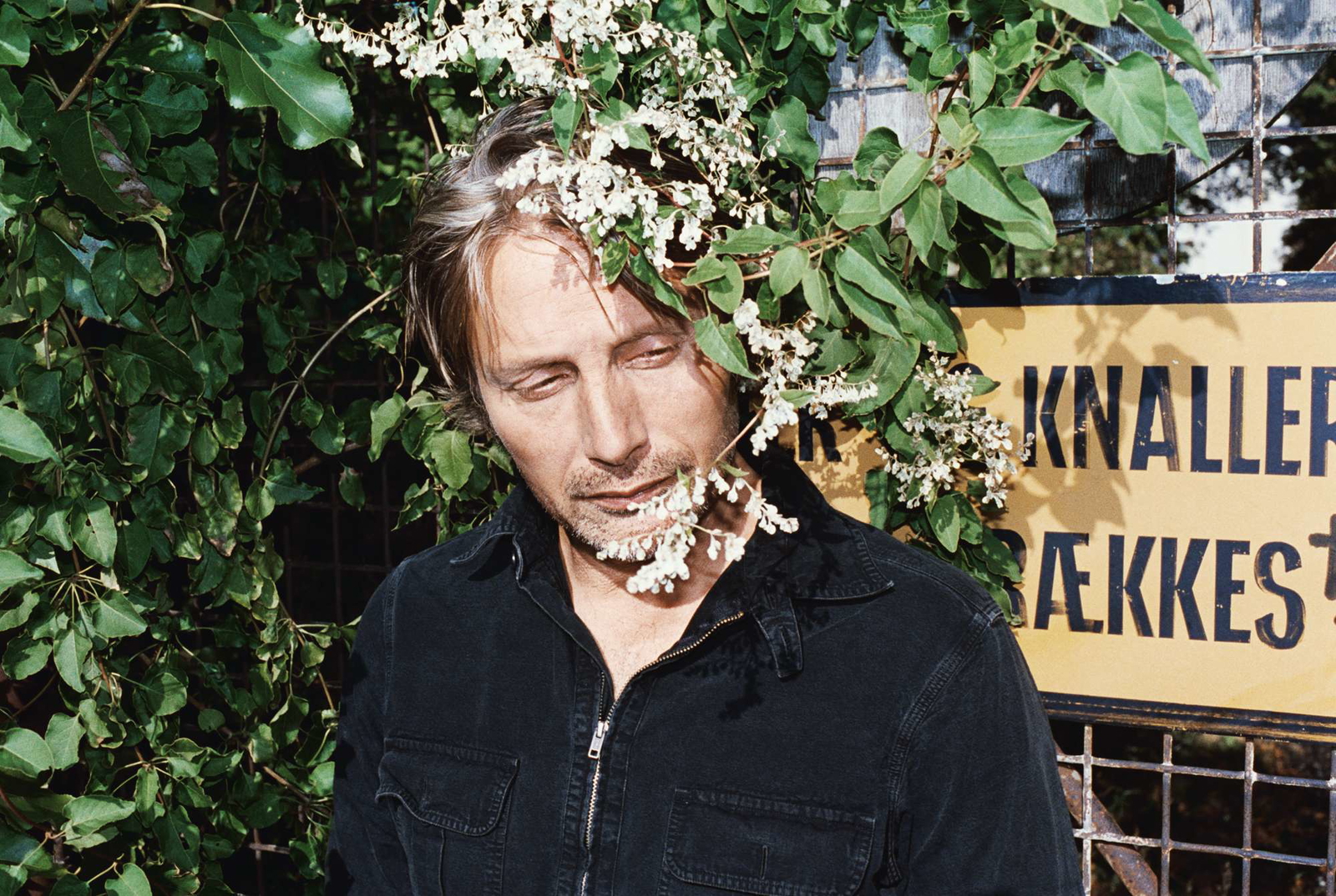 Mads Mikkelsen 2015 Zeit Photo Shoot 003