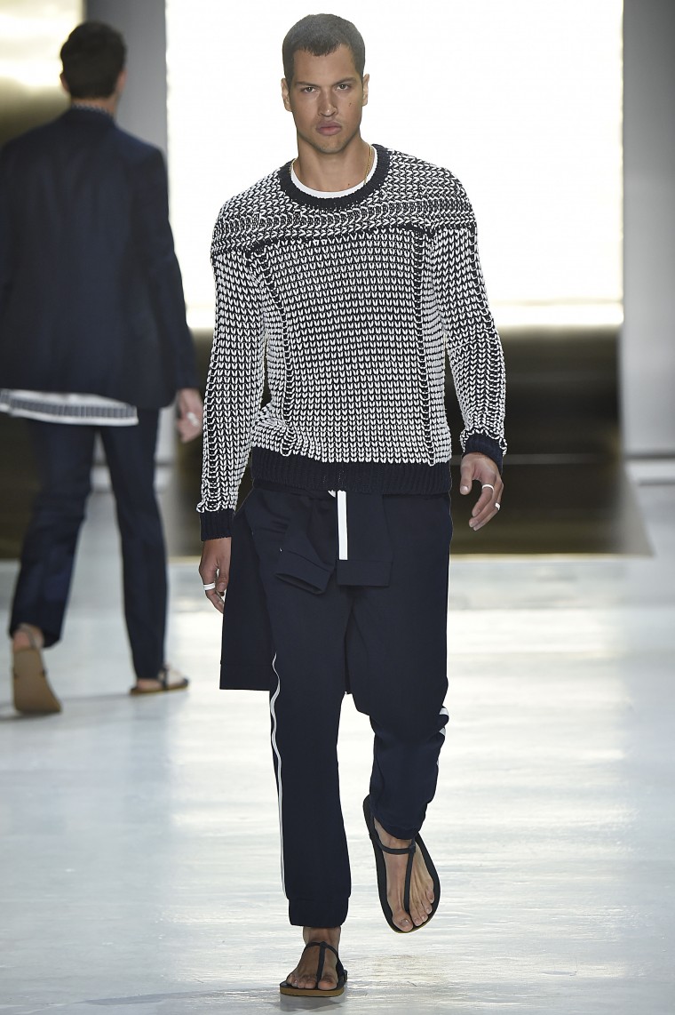 Perry-Ellis-Spring-Summer-2016-Collection-New-York-Fashion-Week-Men-004 » Perry Ellis Gets Cheeky with Beach Themed Campaign Perry-Ellis-Spring-Summer-2016-Collection-New-York-Fashion-Week-Men-004