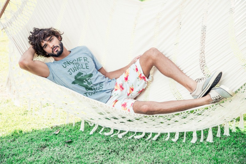 Marlon Teixeira stars in Dafiti spring-summer 2016 campaign.