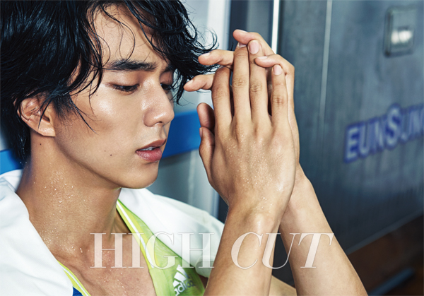 Yoo Seung Ho works up a sweat for High Cut.