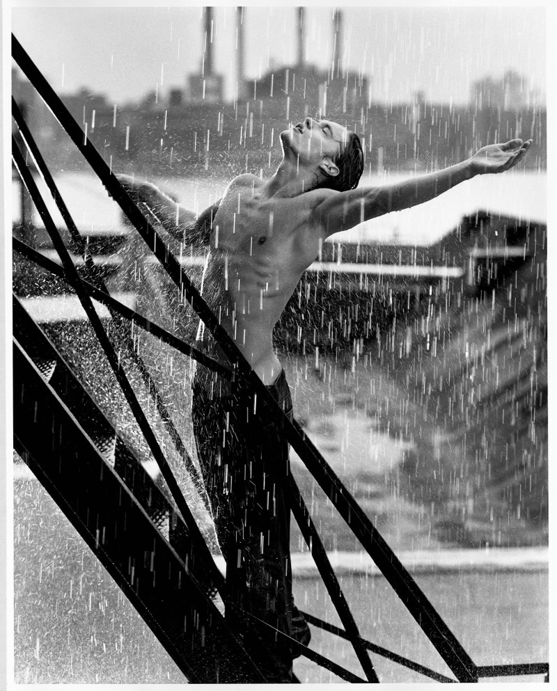 Armani campaign body 006