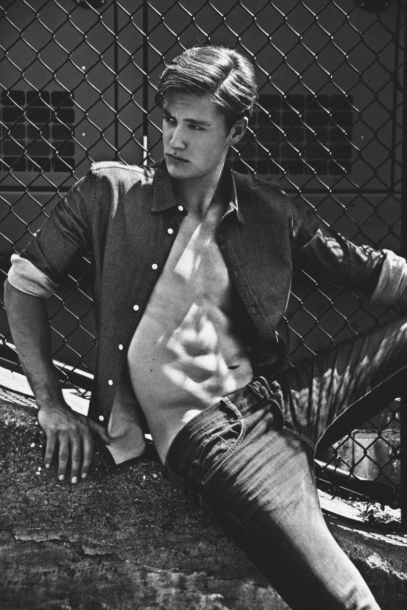 Kelvin wears shirt Huf and jeans River Island. » Exclusive: Luke Stockman + Kevin Hubsmith by Ricky Michiels Kelvin wears shirt Huf and jeans River Island.