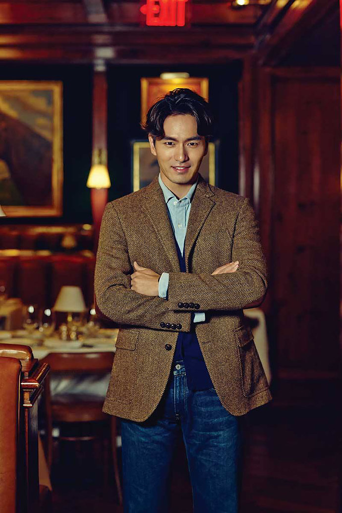 Lee Jin-wook is Chic Vision for Esquire Korea Shoot