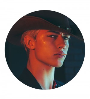Lucky Blue Smith is a Hustler for Wonderland Shoot – The Fashionisto