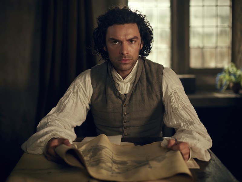 Ross Poldark (Aidan Turner) wears a shirt with balloon style sleeves.