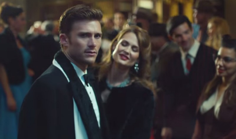 Scott Eastwood dresses up for a Hollywood movie premiere.