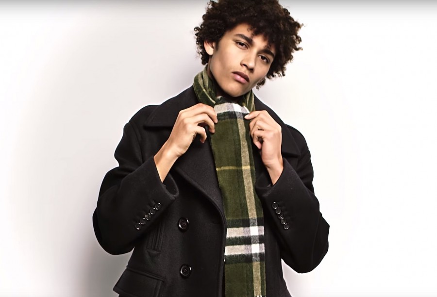 How to Tie Burberry's Men's Scarves