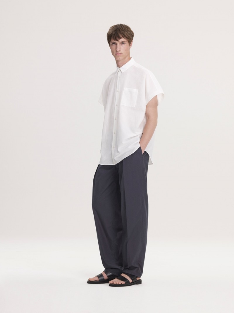 COS-Clothing-2016-Spring-Summer-Menswear-Collection-007 » COS Heads to Desert for Spring Ads COS-Clothing-2016-Spring-Summer-Menswear-Collection-007