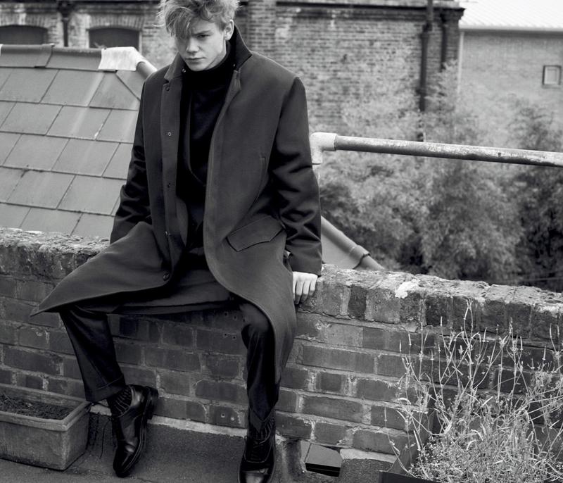 Thomas-Brodie-Sangster-2015-Photo-Shoot-LOfficiel-Hommes-NL-004