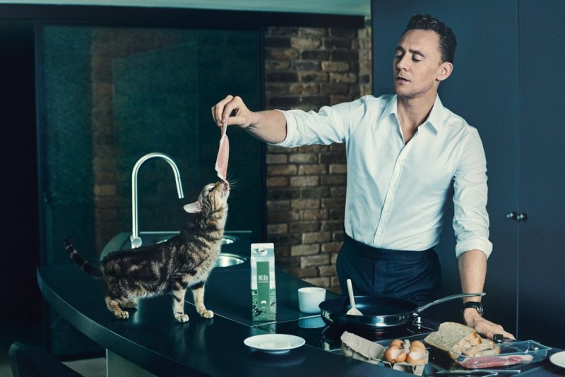 Tom-Hiddleston-ShortList-2015-Cover-Photo-Shoot-002