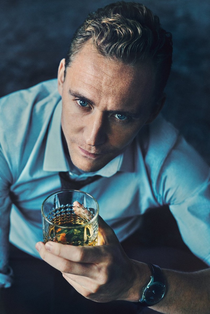 Tom-Hiddleston-ShortList-2015-Cover-Photo-Shoot-004