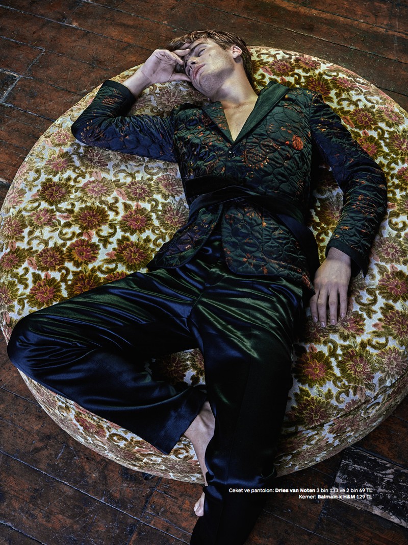 Ben sports a decadent print from Dries Van Noten.