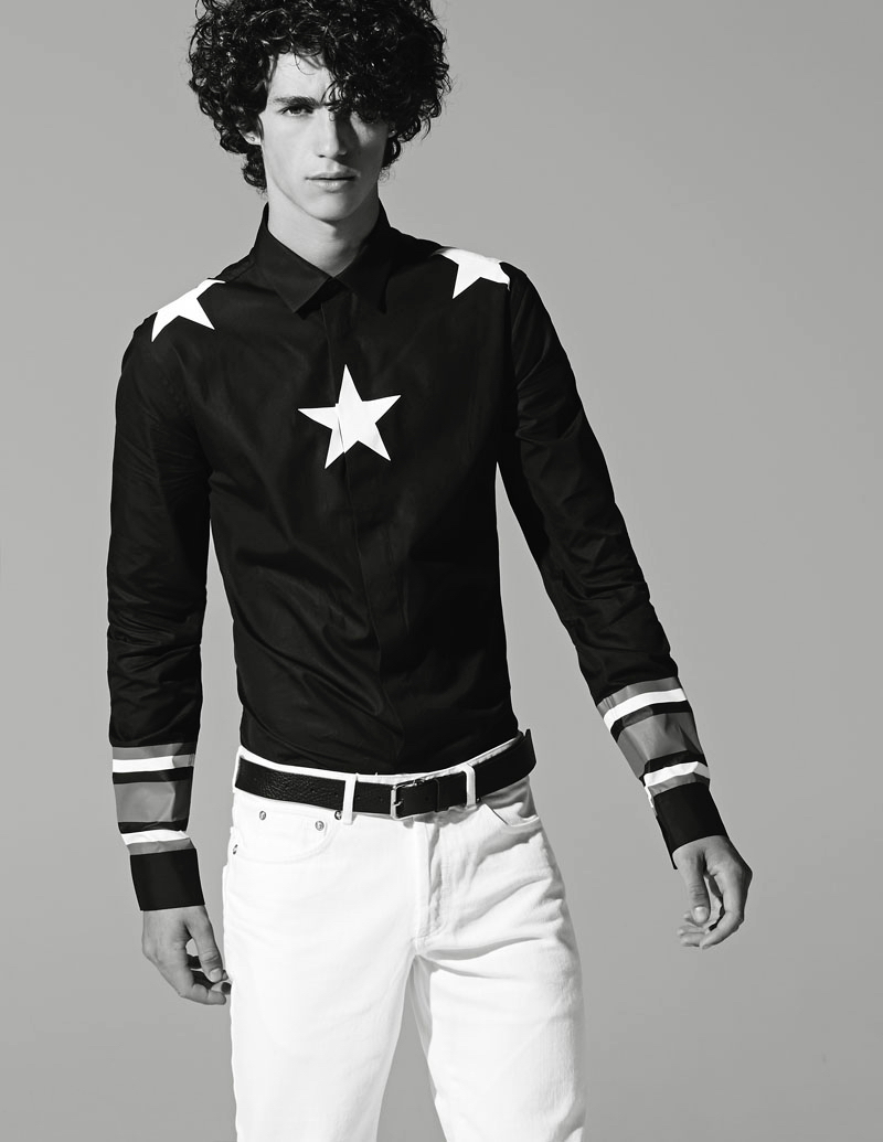 The COS T-shirt Takes the Spotlight – The Fashionisto