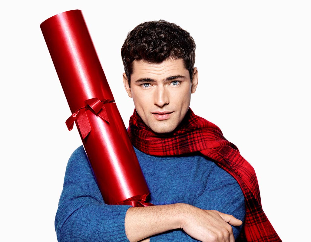 Sean O’Pry Brings Holiday Cheer to Latest H&M Ads