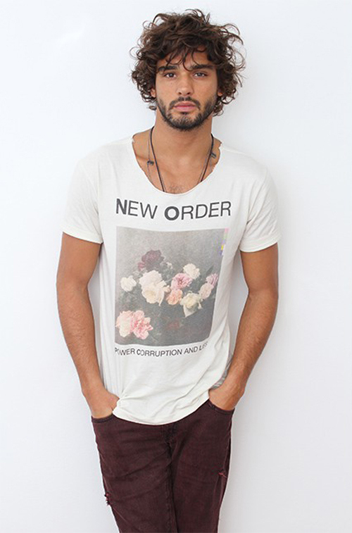 Marlon Teixeira poses for a digital update.