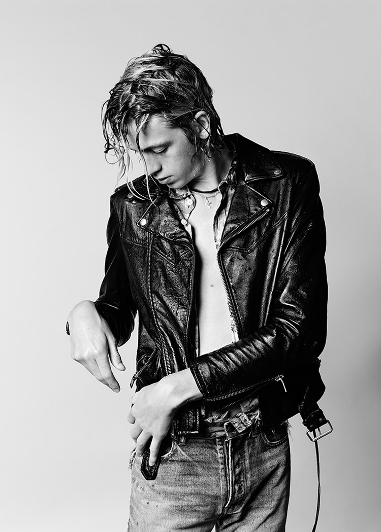 Saint-Laurent-Surf-Sound-Collection-2016-Campaign-010