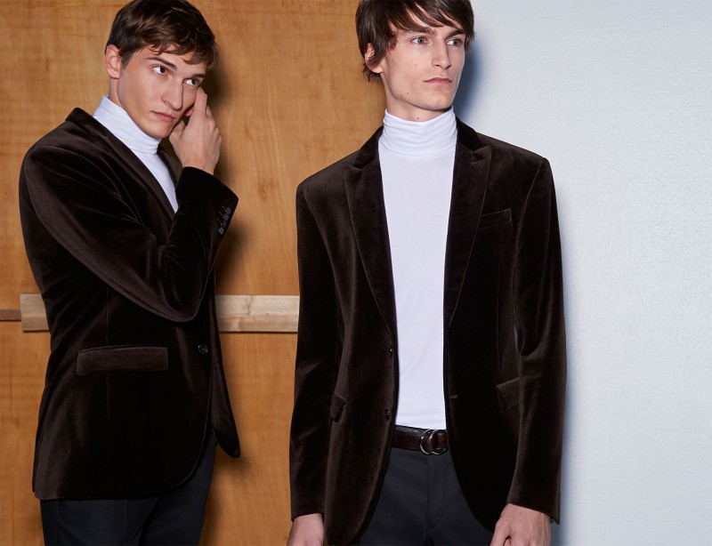 The velvet jacket makes a stunning appearance, paired with a turtleneck. 