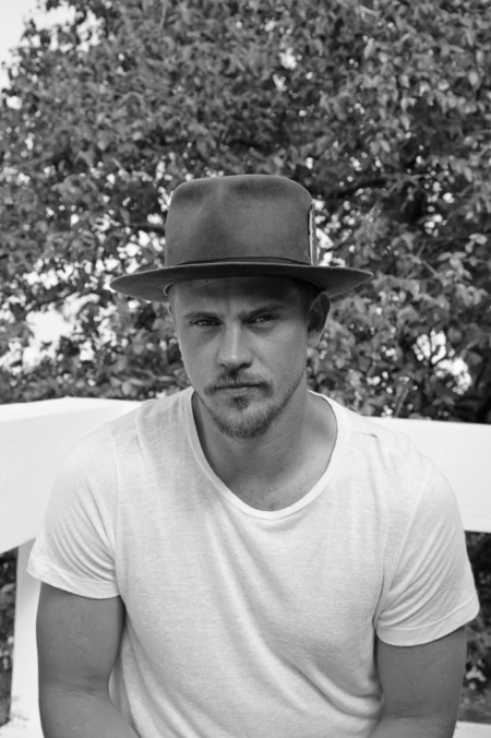 Boyd Holbrook 2015 Photo Shoot Flaunt 002