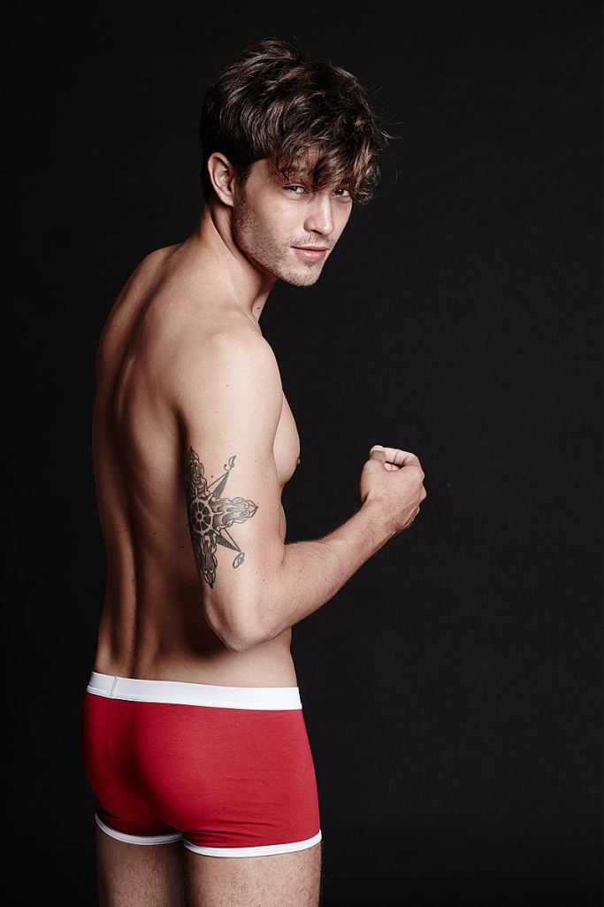 Francisco Lachowski flexes for his Tezenis photo shoot.