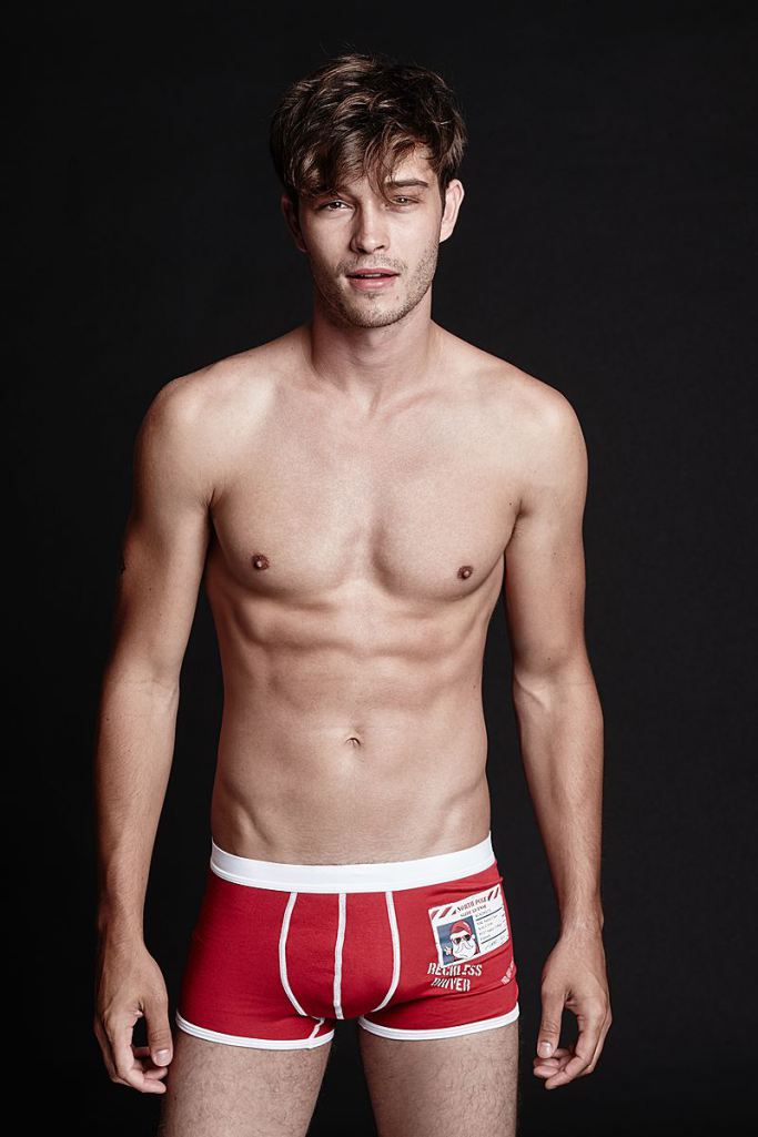 Francisco Lachowski's models Tezenis' cheeky holiday underwear.