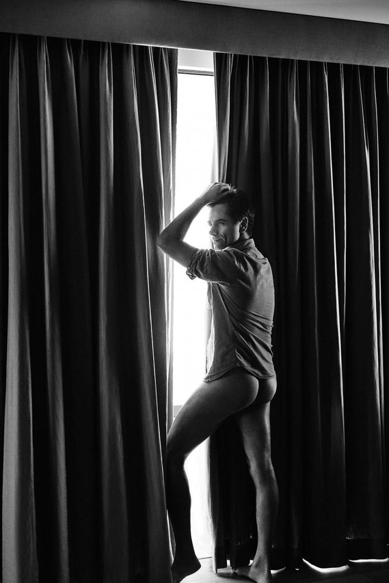 John Stamos is exposed for Paper magazine as he poses with his bare butt in a photo shoot.