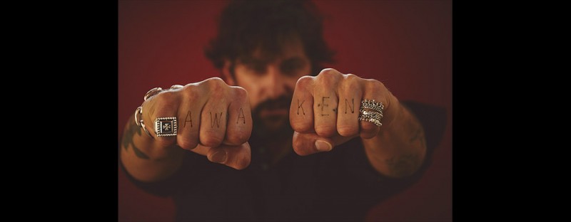 Tony Ward shows off Justin Davis' ornate rings.