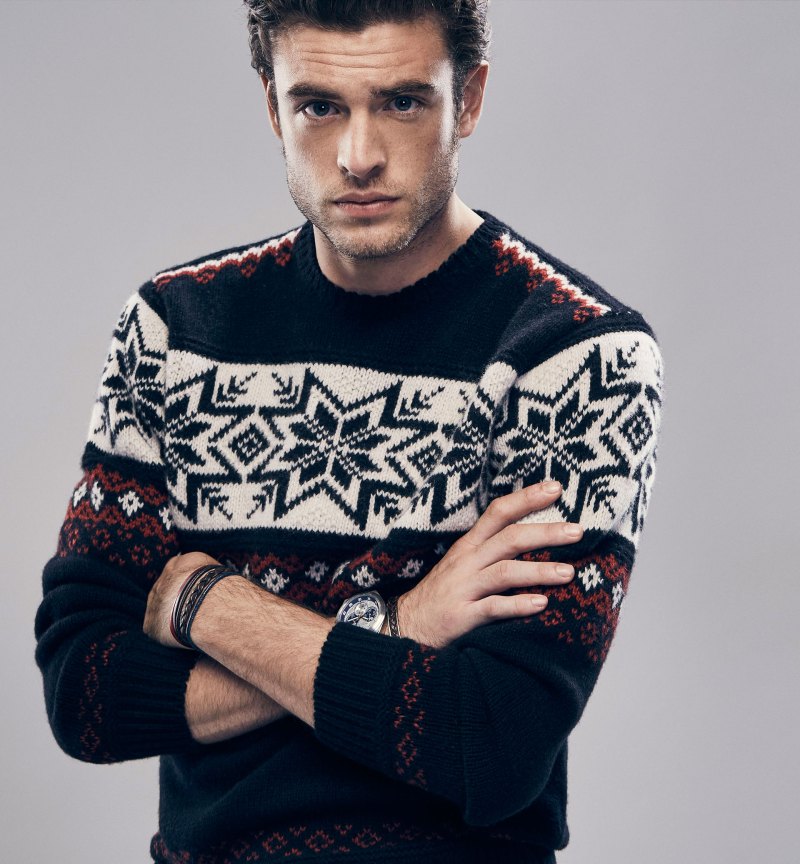 Gaspard wears a festive patterned sweater from Massimo Dutti's 2015 Après Ski collection.