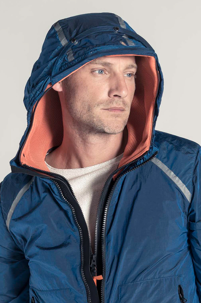 Parajumpers Spring/Summer 2016: Kegen Ventilated Moe Hooded Short Jacket » Parajumpers Broadens Its Horizons for Spring Parajumpers Spring/Summer 2016: Kegen Ventilated Moe Hooded Short Jacket