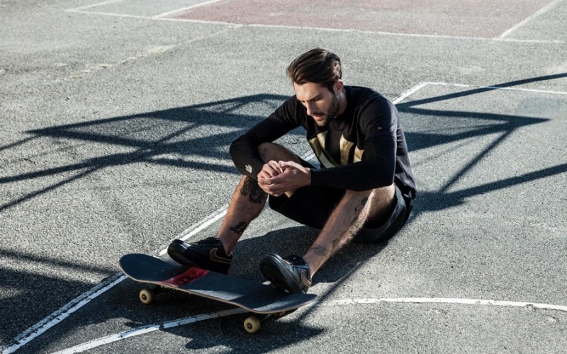 Rafael wears t-shirt New Era, running tee North Face, shorts Nike and sneakers Riccardo Tisci for Nike.