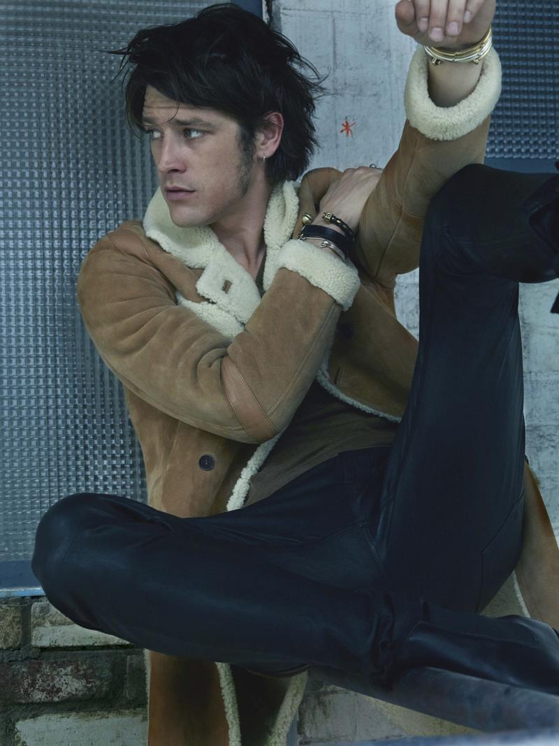 Vinnie Woolston dons a shearling jacket and skinny jeans for L'Express Styles.